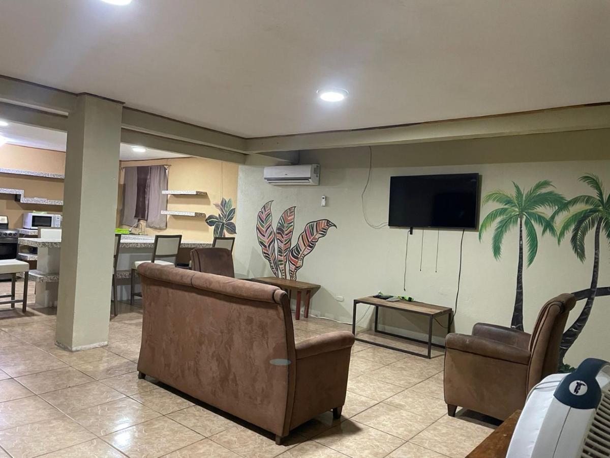 Be My Guest Cabinas Puerto Viejo de Talamanca Ngoại thất bức ảnh
