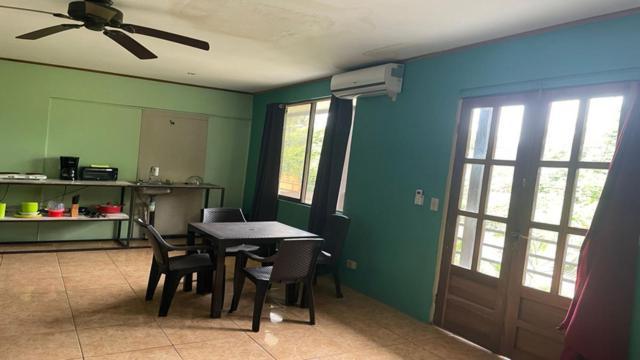 Be My Guest Cabinas Puerto Viejo de Talamanca Ngoại thất bức ảnh