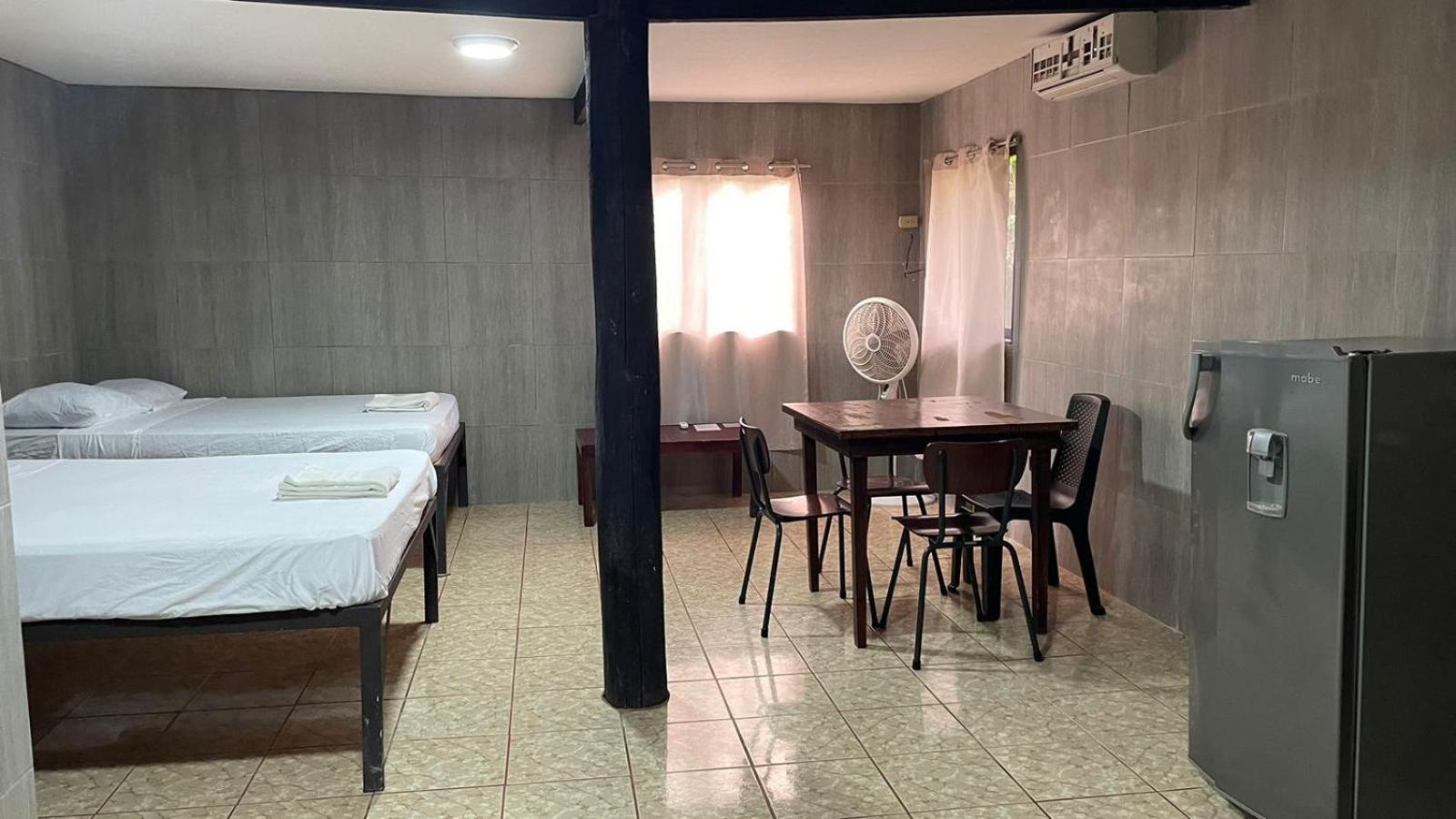 Be My Guest Cabinas Puerto Viejo de Talamanca Ngoại thất bức ảnh