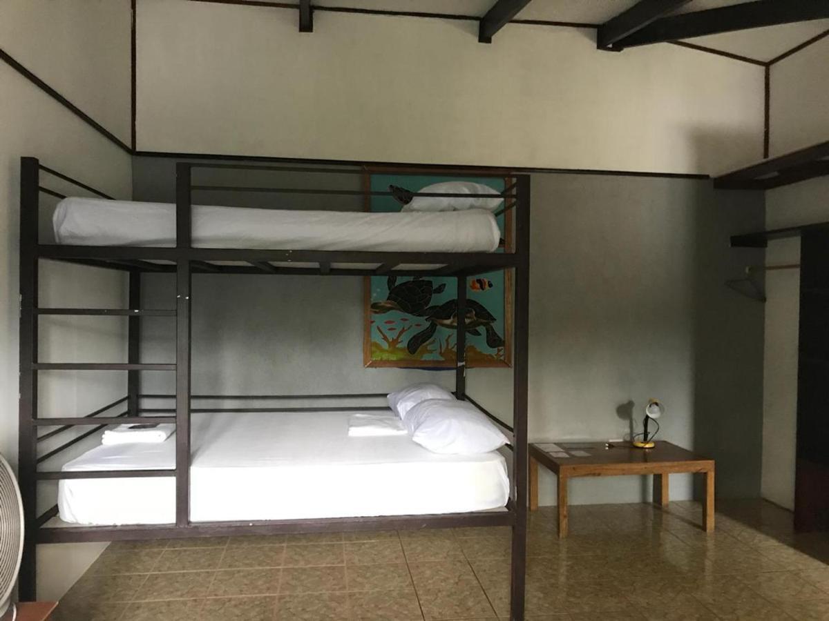 Be My Guest Cabinas Puerto Viejo de Talamanca Ngoại thất bức ảnh